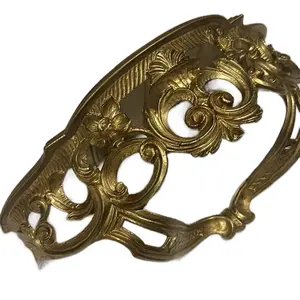 Gold shelf and wall crown