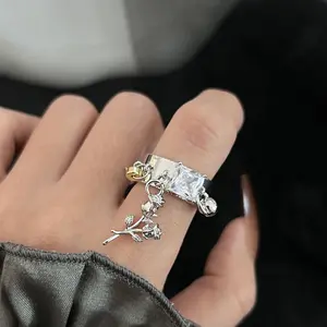 Shamrt spicy girl distressed vintage rose flower metal open adjustable ring, retro gothic Y2K style index finger ring with a sense of luxury.