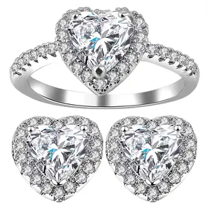 OIDEA Women's Delicate Brass Diamond-Encrusted Heart-Shaped Ring, Rhinestone Statement Jewelry for Engagement & Wedding Promises, Diamond-Encrusted Heart-Shaped Rings, Rhinestone Statement Rings