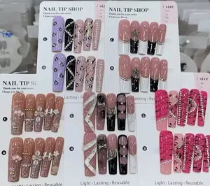 Una(10544)gc.40$ get 20 pairs of random super long nails. We have different styles.