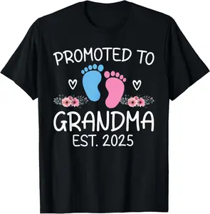 Promoted To Grandma 2025 Soon To Be Grandma Mothers Day 2025 T-Shirt