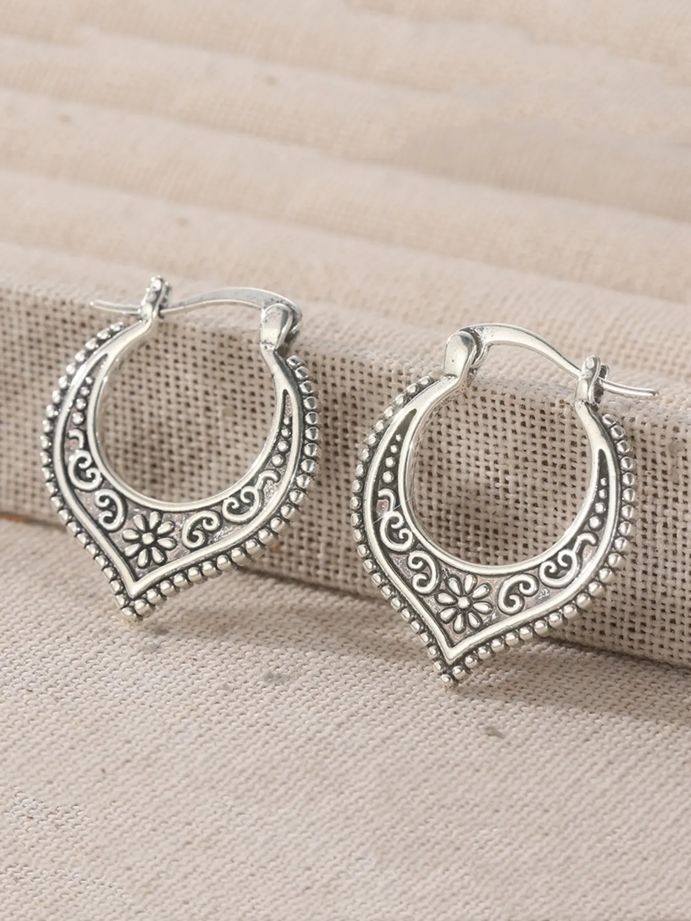 Boho Earrings with Ethnic Artistic Design, Scroll Grass Pattern, Elegant Style for Daily Wear, Travel, and Art Gatherings, Fashionable Earrings
