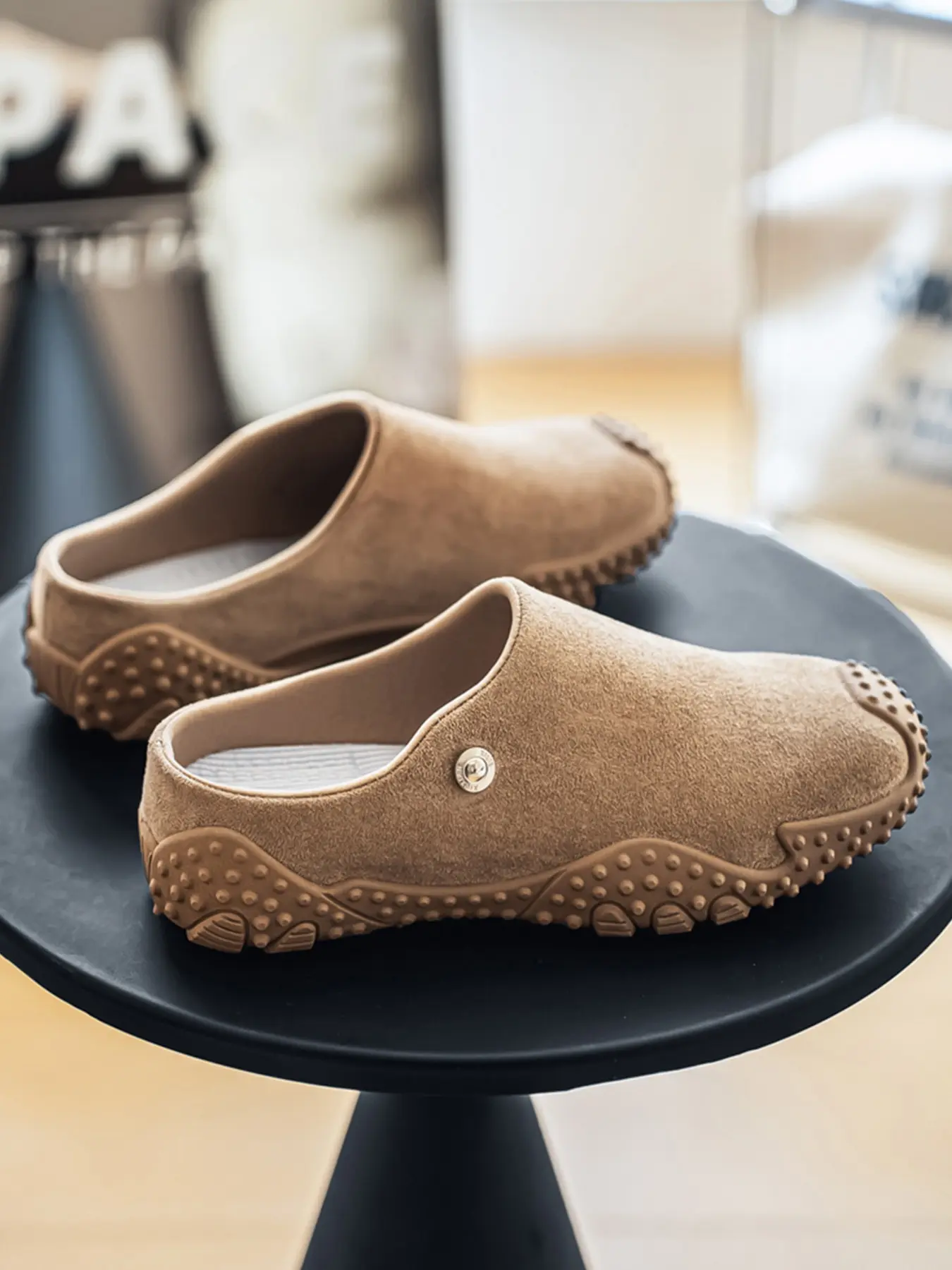 Unisex Large Size Home Slippers, Non-Slip Leather & Synthetic Material, All-Season Indoor Shoes, Slip-On Convenience, Eu44 Size, Footwear