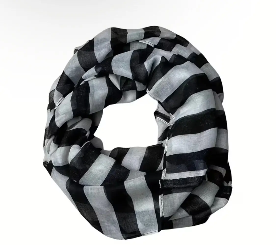 BLACK AND WHITE INFINITY SCARF