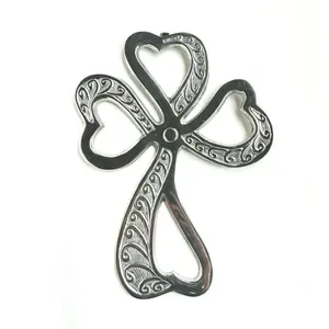 Cruz 4 corazones 8 1/2” x  5 1/2” Pewter pulido. Hecho en México