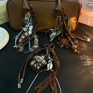 Autumn and winter brown star flowers are suitable for bag hanging chains, phone hanging pendants, airpods, headphone cases, and accessory hanging Charms for bags