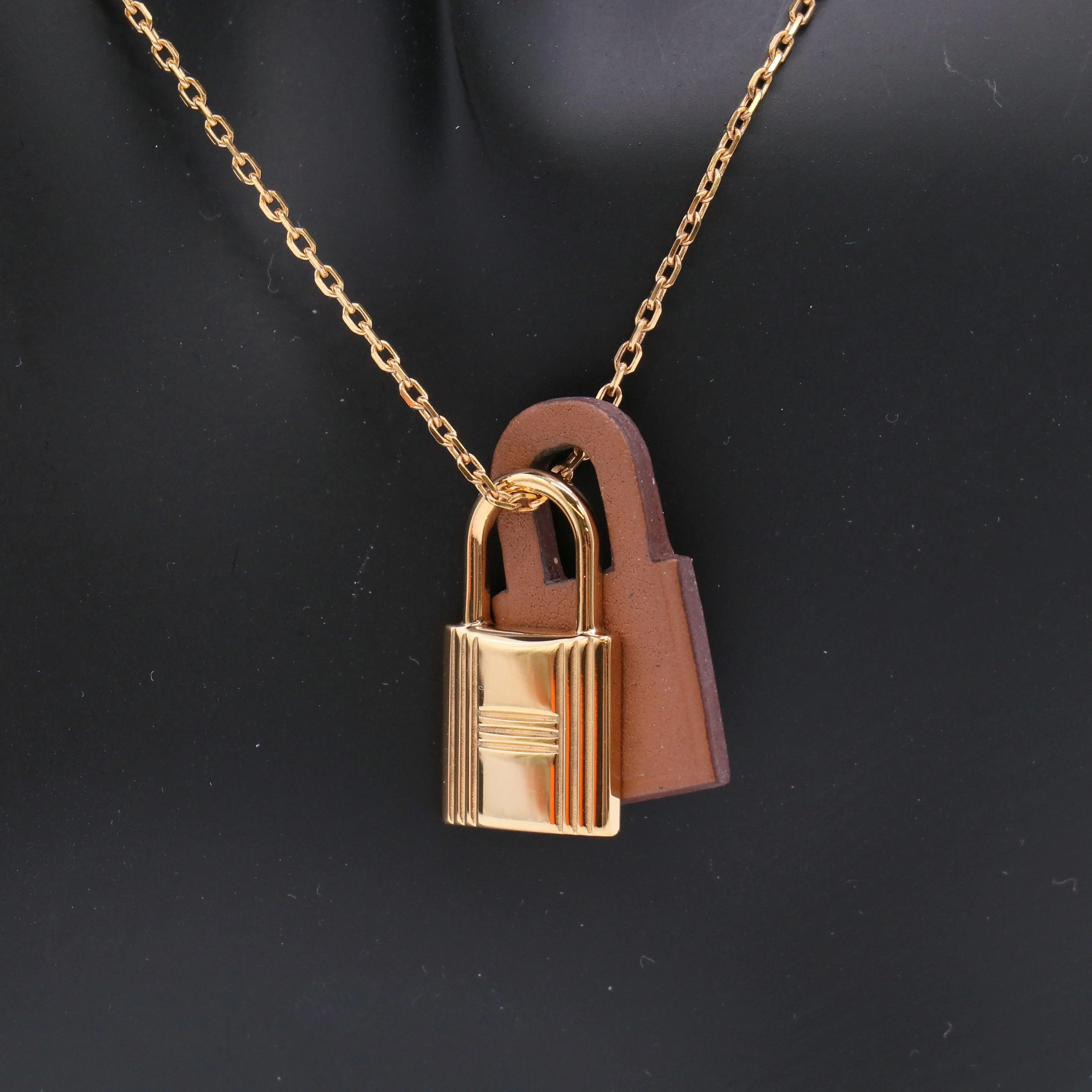 Pre-owned Hermes O'Kelly Pendant Necklace Twins LDZ519