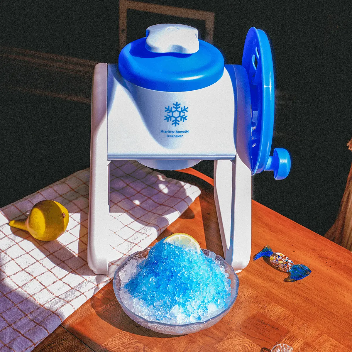 PEARL LIFE Japanese OUCHI DE Manual Snow Ice Shaver - Portable Hand Crank Crushed Ice Maker for Kids DIY Desserts, Blue