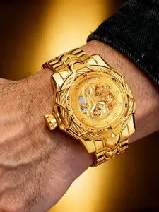 A men's silver steel strip trendy, domineering, personalized and cool high-end luminous waterproof multifunctional quartz watch Luminous Analog Watch Modern Fashionable Wristwatch