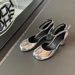 Mary Jane Tabi high-heeled split-toed shoes women's new thick-heeled silver single shoes round head light mouth split-toed pig's trotters