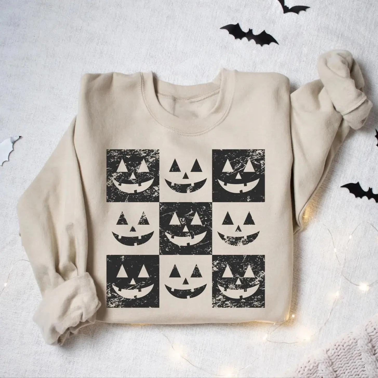 Pumpkin Faces Halloween Sweatshirt, Retro Pumpkin Family Crewneck, Spooky Season Halloween Sweatshirt, Vintage Fall Apparel, Cozy Autumn Outfit, Halloween Party Gift for Women & Men