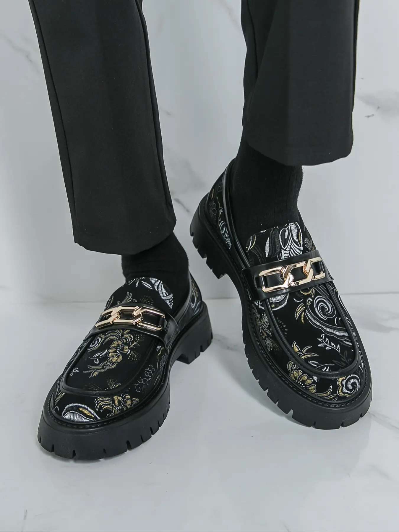 Men's Spring & Fall Thick Sole Embroidered Loafers, Metal Decorative Breathable Gentleman Shoes, Trendy Youth Nightclub Hairstylist Slippers