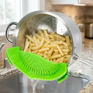 Heat-Resistant Silicone Clip-On Colander, Multi-Use Pasta & Veggie Strainer, Space-Saving Drain Basket for Kitchen, Dishwasher Safe & Non-Slip, Food-Grade Drying Tool for Pots, Bowls, Fruits.