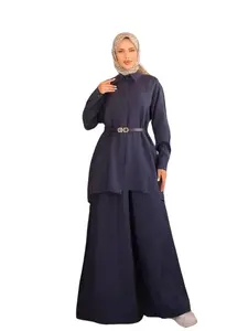 طقم تركي عريض بتصميم محتشم، مصنوع من قماش Cupra Tencel الناعم جداً -A wide-fit Turkish two-piece set designed for modest wea