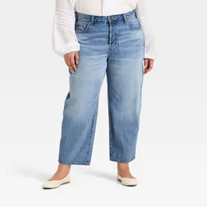 Women's Mid-Rise Boyfriend Jeans - Universal Thread Vintage Light Wash 17