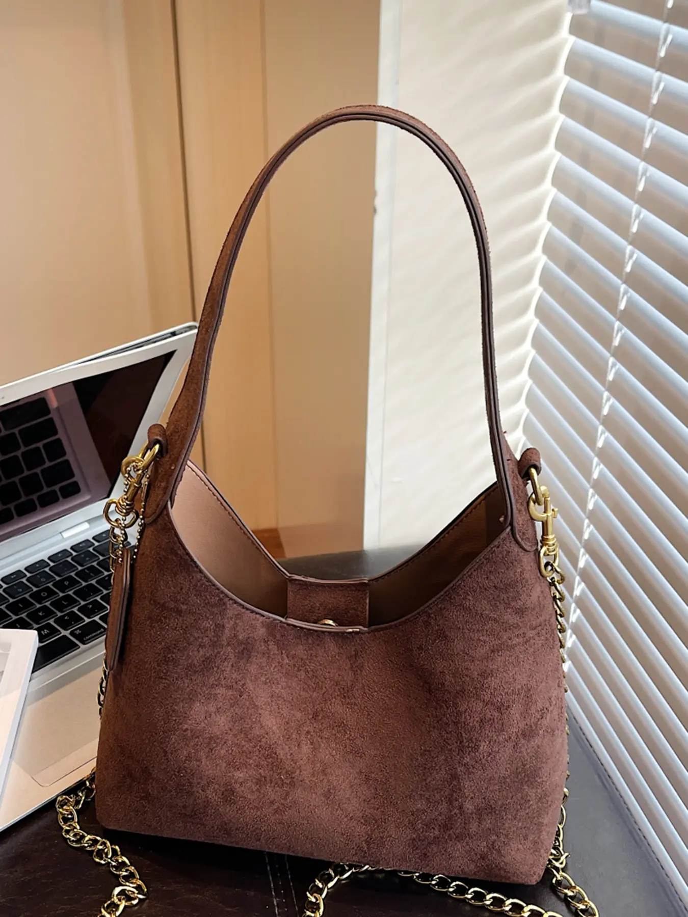 Frosted bucket handbag, trendy retro casual versatile shoulder crossbody bag, chain shoulder strap textured niche design shoulder commuter bag, suitable for daily, dating, shopping, Fashion bags
