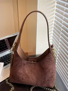 Fashionable frosted bucket handbag, trendy retro casual versatile shoulder crossbody bag, chain shoulder strap textured niche design shoulder commuter bag, suitable for daily wear, dating, shopping and other scenarios, Elegant commuter bag