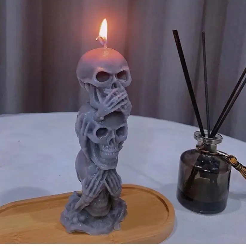 Silent Skulls Candle - Eerie Aromatherapy Candle for Gothic Decor & Relaxation, Perfect for Ornaments and Decoration