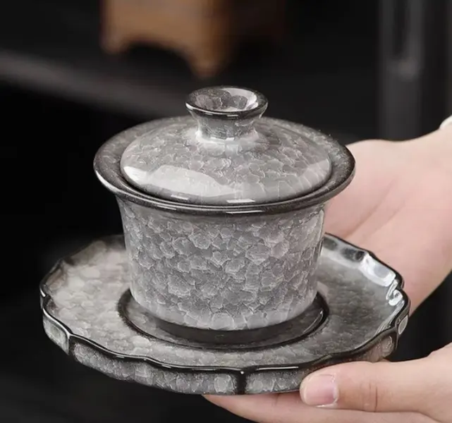 English：Iron Body Ice Crack Gaiwan, Cool Tone Aesthetics On Your Tea Table