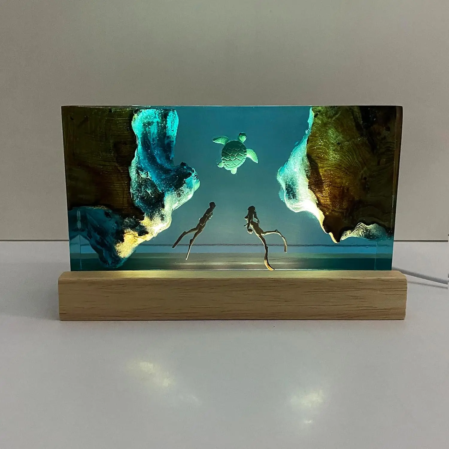 Ocean Resin Handicrafts, Turtle and Diver High-End Decorative Gift Ornament, Unique Home Decor Light, Perfect Unique Gift Idea, Figures, Resin Turtles, Animal Resin Figurine, Resin Animal Sculptures, Resin Animal Figurines