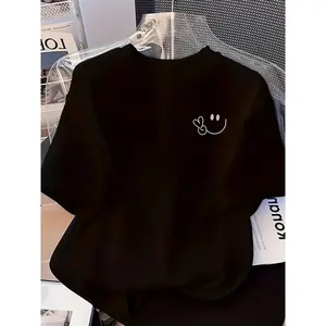 "Smiley Face" Minimalist Graphic Printed Shirt, Cute Casual Short Sleeve Tee, Simple Aesthetic Daily Top Perfect for Casual Outings, Street Style Looks and All Season Relaxed Everyday Wear for Young People