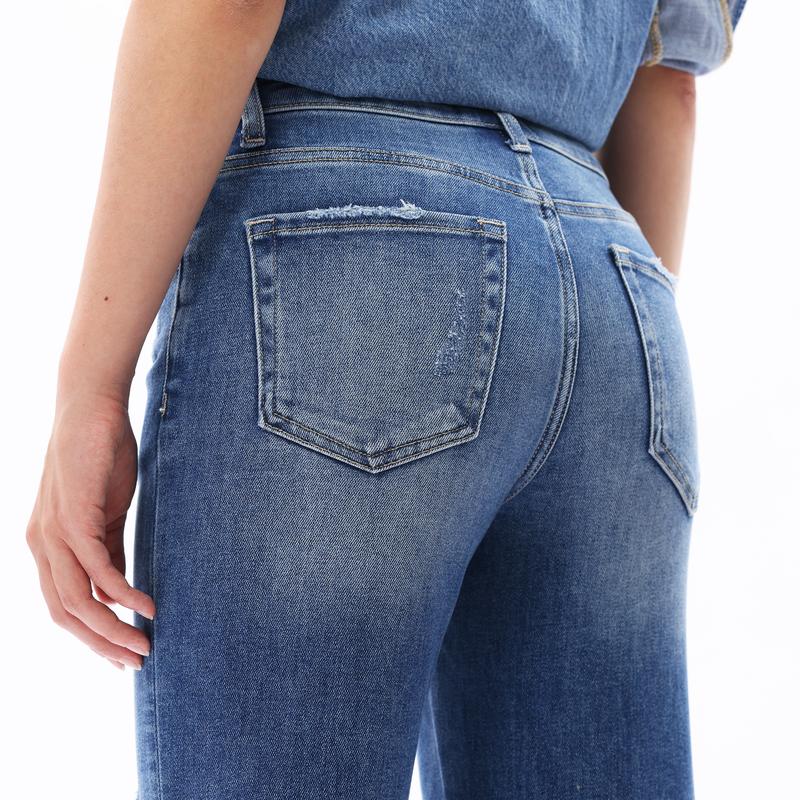 ONESO Vintage Straight Leg Jeans for Women Mid-Rise Cropped Cuffed Figure-Enhancing Stretch Denim with Tummy Control & Casual Boyfriend Fit Y2K Inspired Distressed Ankle Jeans