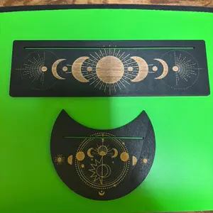 Tarot card holder set to display multiple cards