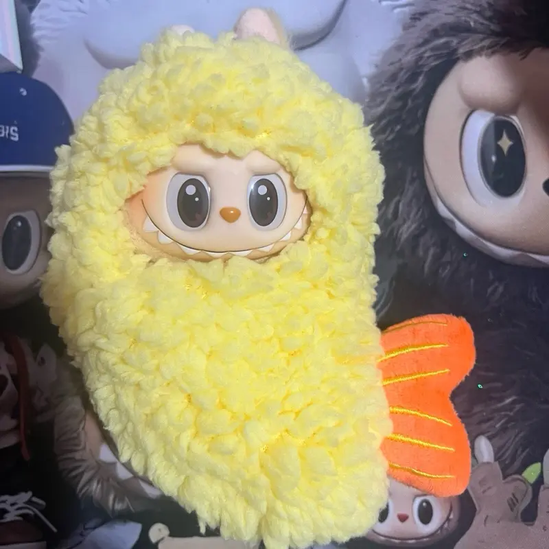 Labubu shrimp outfit only ( Labubu not included )