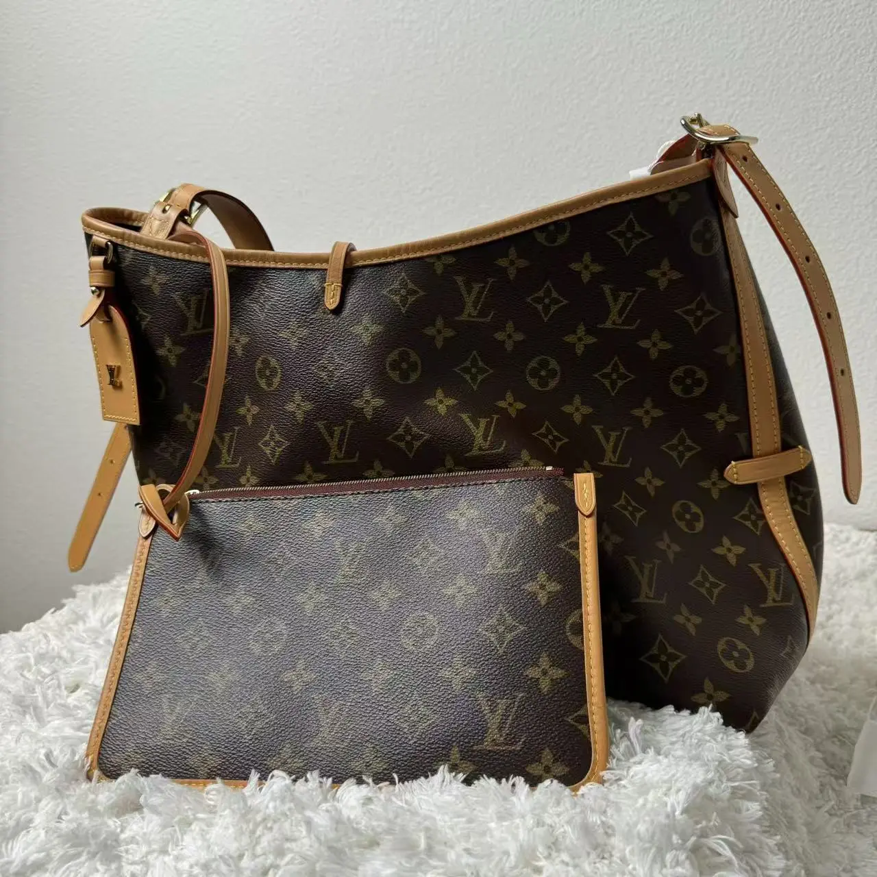 Pre-owned Louis Vuitton Canvas Tote Bags CarryAll MM handbag