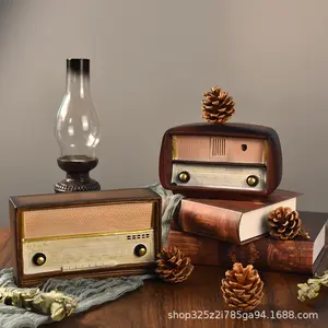 Vintage Antique Radio Decorative Item, Retro Home Décor for Living Room, Coffee Shop Artistic Statue, Nostalgic Ornament