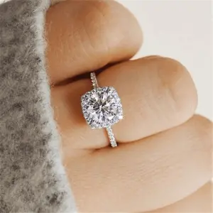 Exquisite Square-Cut zircon Ring - Stunning Zircon Engagement Ring with Luxurious Design, Comfortable Wear, and Durable Construction