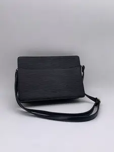 Pre-owned Louis Vuitton Black Epi Leather Crossbody Bag /wj04630013/0013