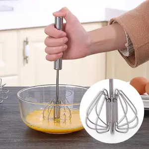 Stainless steel manual rotary egg beater, food grade kitchen utensil, sturdy structure, semi-automatic design, suitable for coffee making, egg beater, cooking and other scenarios, easy to clean.