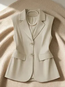 A women's suit collar sleeveless Fitted lightweight vest, light and mature commuter style, exquisite folding items, suitable for daily commuting, light formal meetings, light social gatherings, spring and autumn folding out of the street.