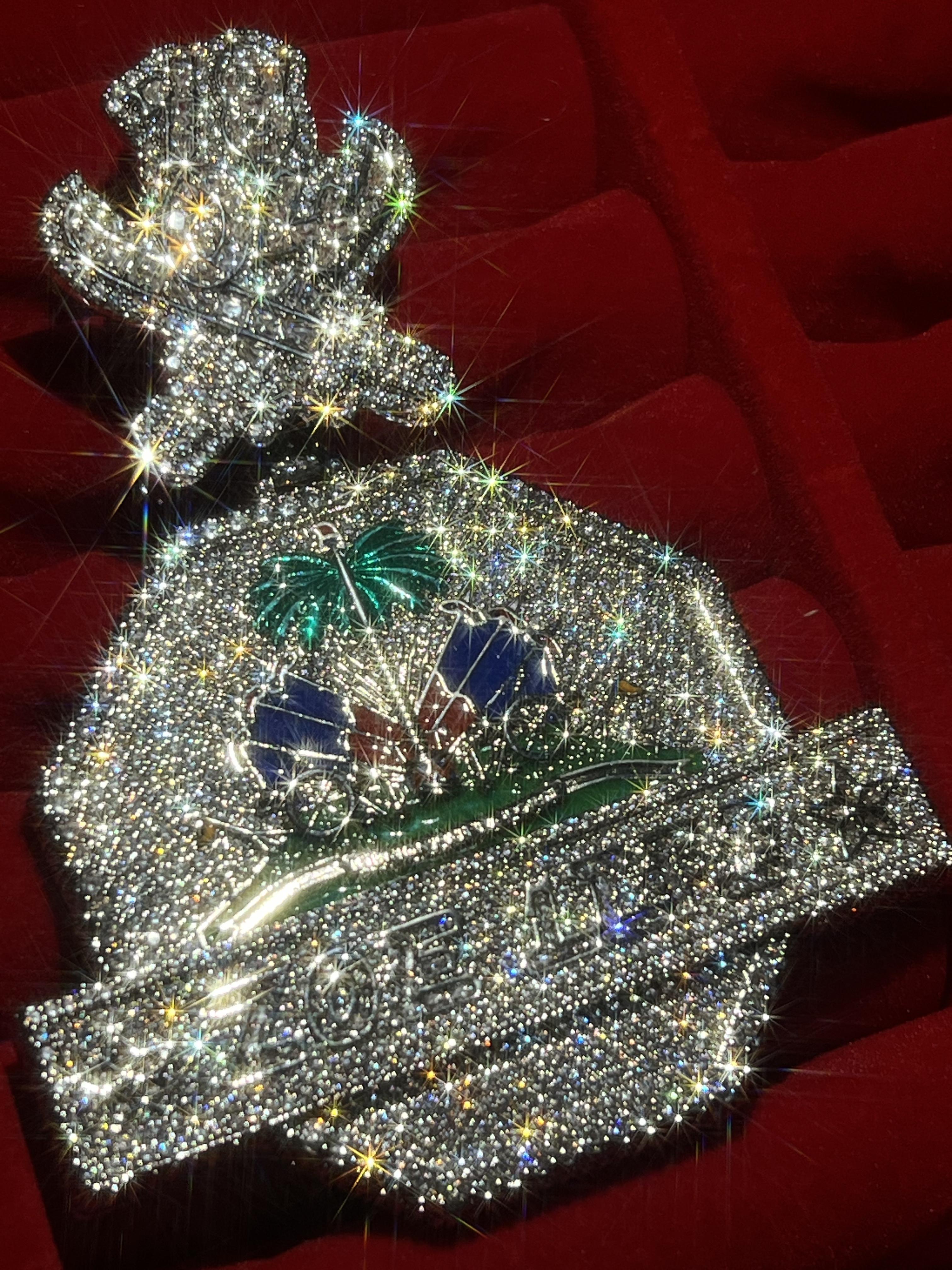 Personalized customized Hawaiian coconut tree pendant, chilled cool pendant, luxurious cartoon medal, hip-hop street culture trend wearing accessory, Father's Day gift, commemorative day gift