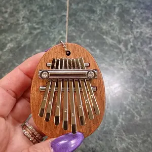 Mini 8 Key Thumb Piano, Portable 8-tone Thumb Piano, Musical Instrument for Kids & Adults, Fun Music Toy, Birthday Gift for Friends and Children