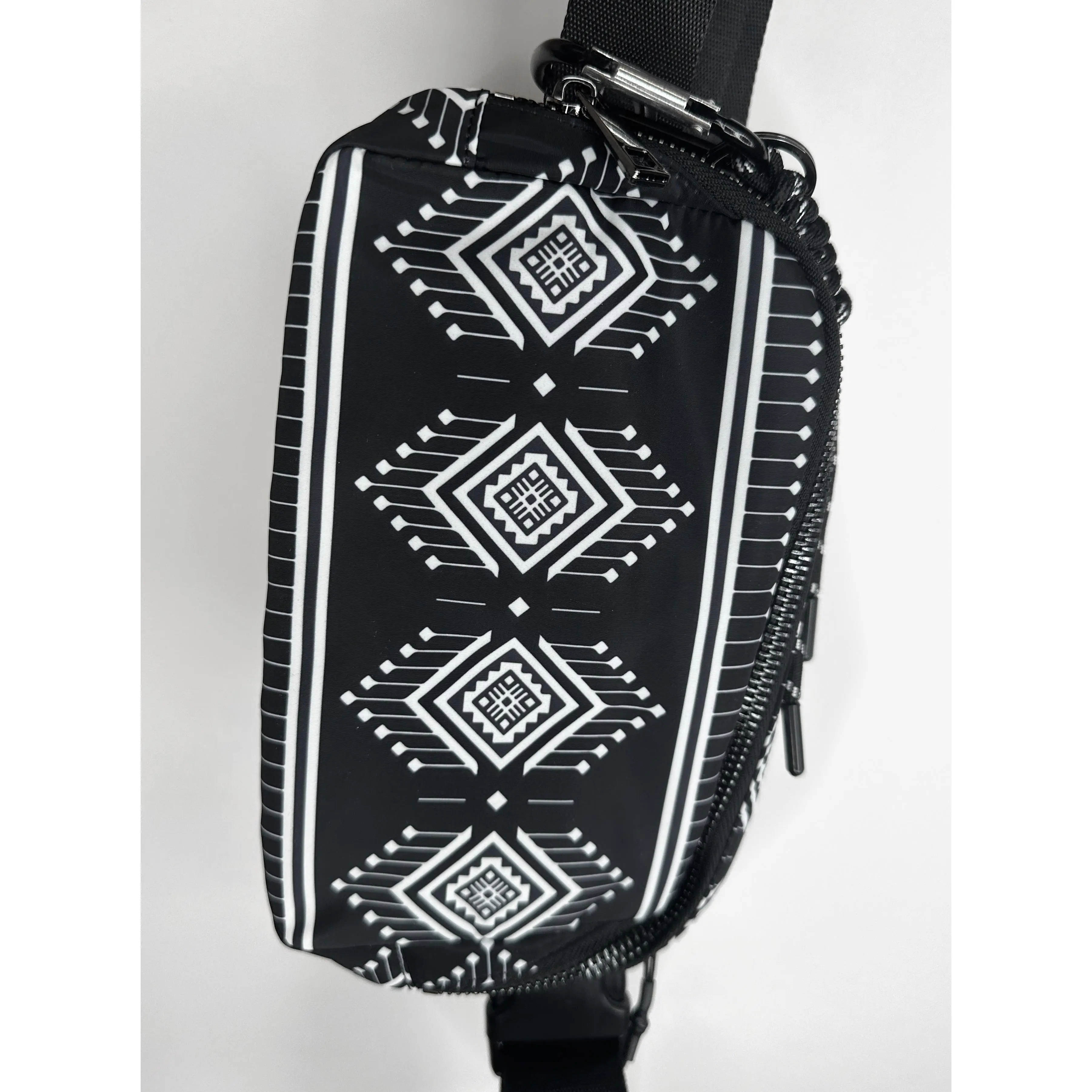 Black/White Aztec