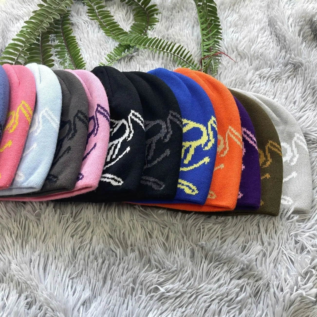 Unisex wool knit beanie, TikTok viral style – perfect warmth & airflow for skiing, hiking & cold weather.