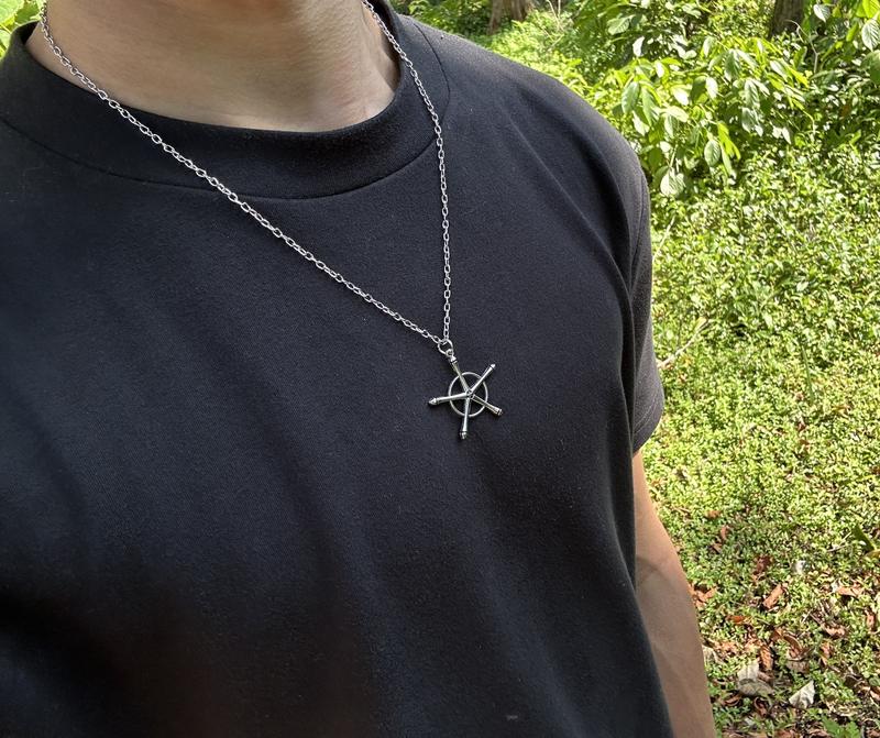 Anime Bleach Quincy Necklace - Silver Chain with Bleach Inspired Pendant - Unique Design for Various Occasions