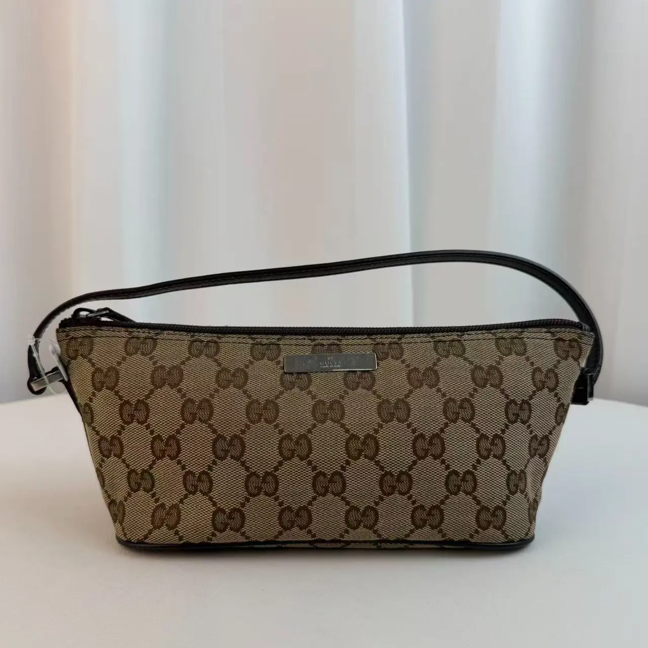 Pre-owned GUCCI Canvas Clutches & Wristlets Boat Pochette Classic Beige Monogram Pouch Bag