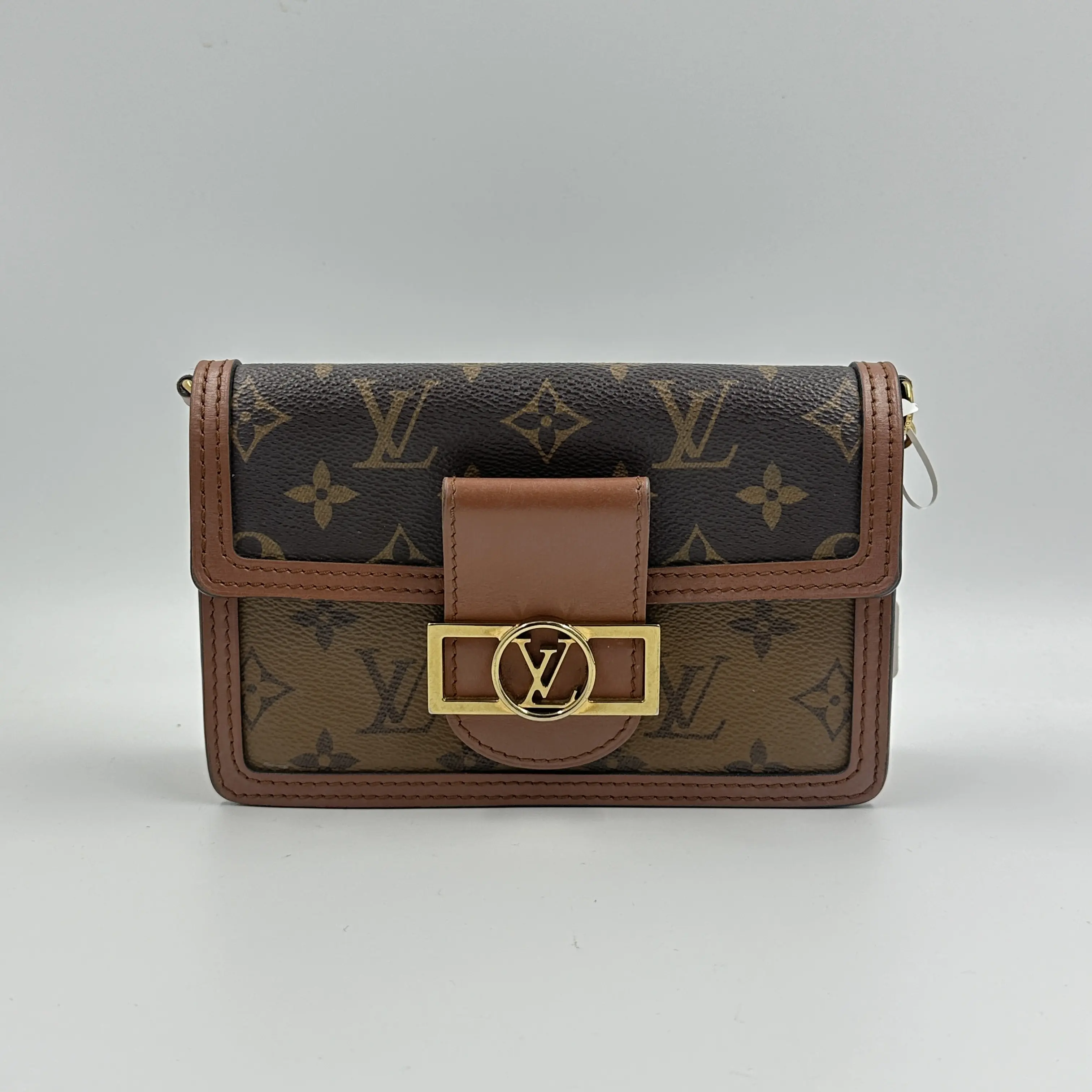 Pre-owned Louis Vuitton Dauphine Monogram Reverse Chain Wallet A101682