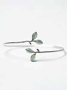 Elegant Cat Eye Stone Leaf Adjustable Bracelet, Fashionable Women's Daily Wear Jewelry Gift, Unique Design Accessory, Elegant Minimalist Bangle