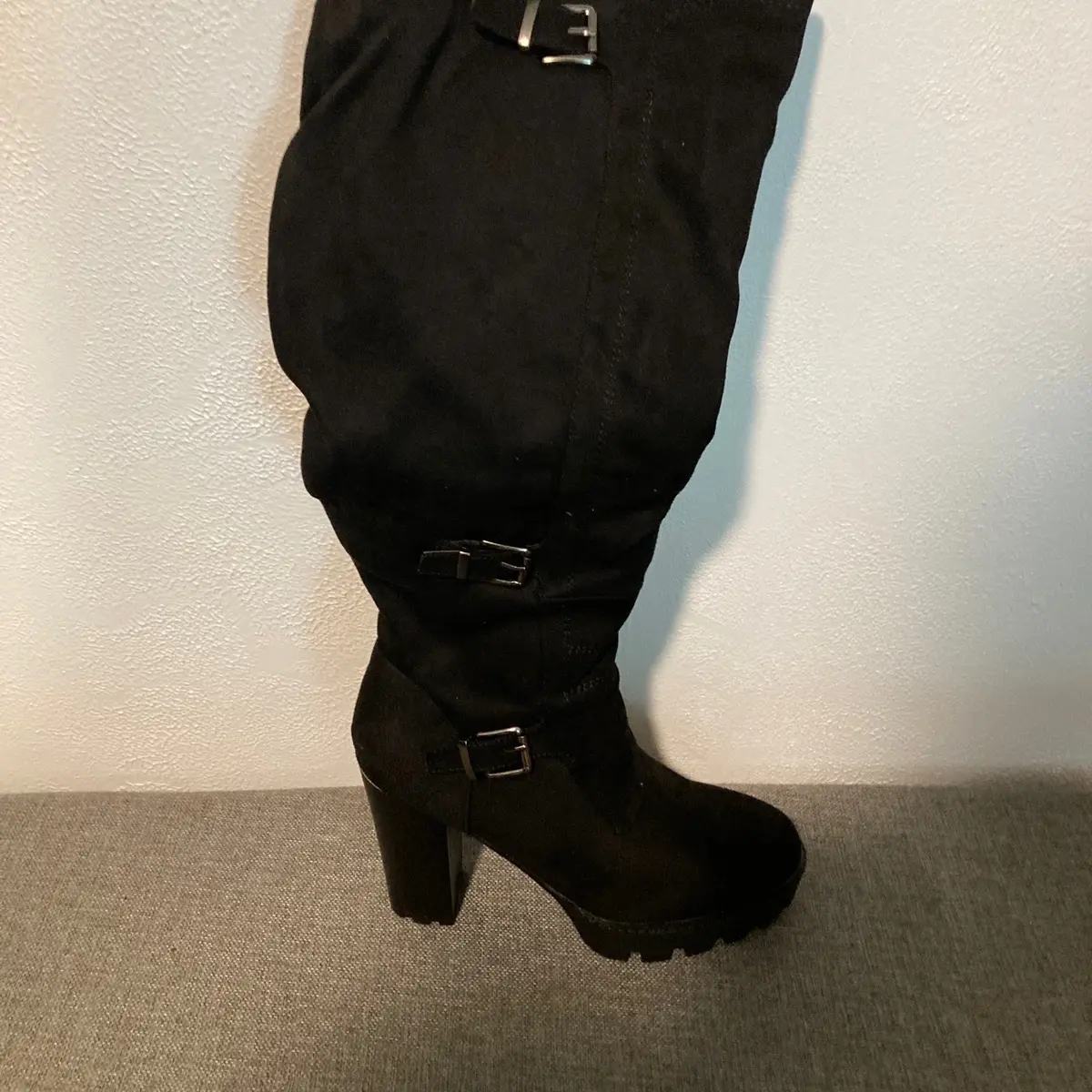 Black wide calf Yoki boots Black wide calf Yoki boots