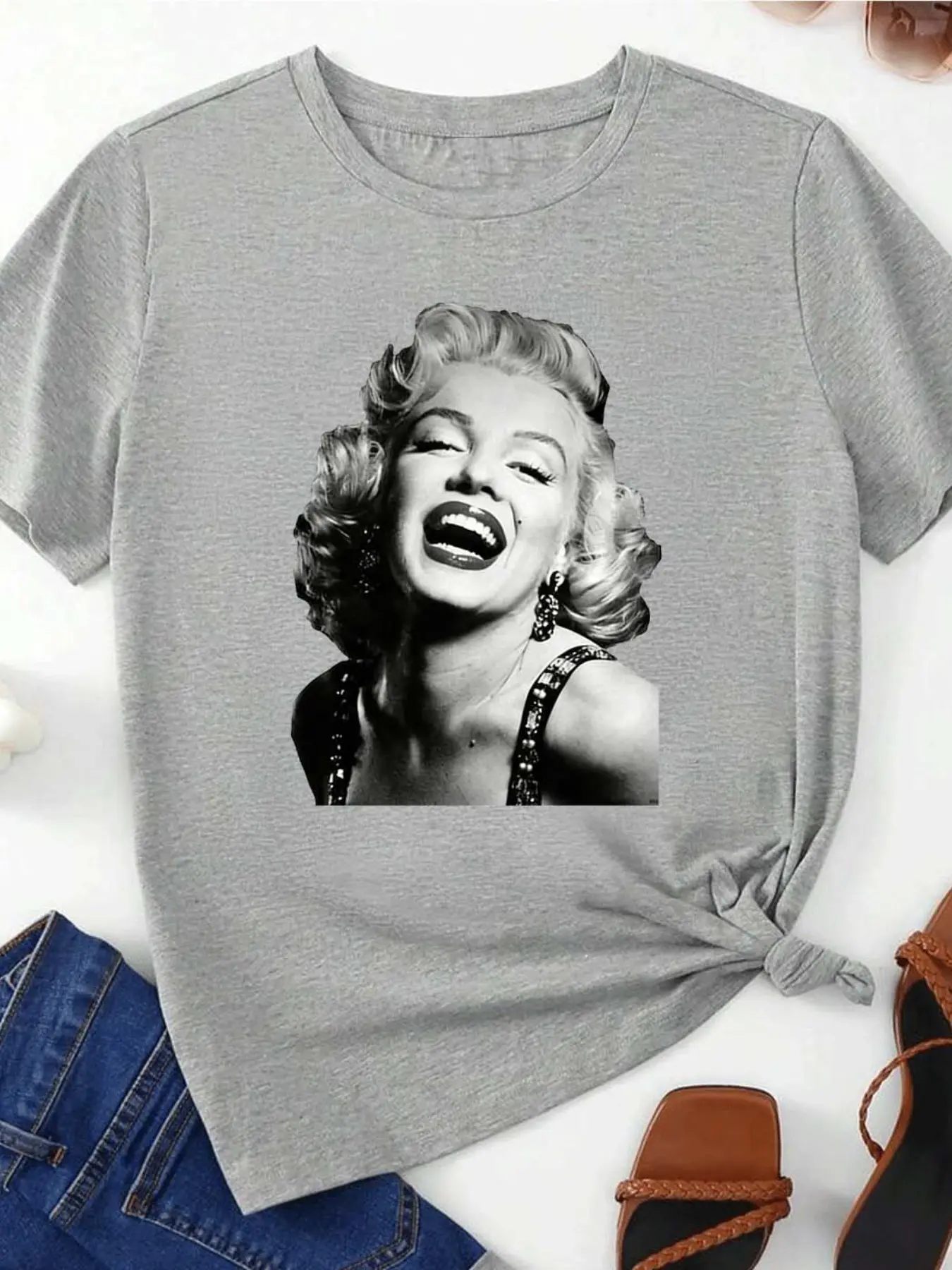 Vintage Street Style Elegance Marilyn Monroe Print Women's Short Sleeve Crewneck T-Shirt, Casual Fitted Summer Top, Casual Chic Top, Casual Crewneck Tops, Casual Tee Shirts, All Seasons Fashion, Streetwear, Womenswear