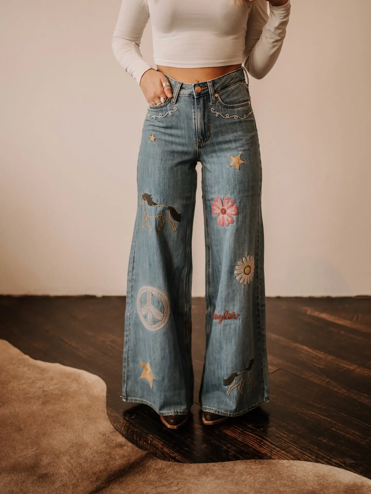 Wrangler Women's Lainey Cheeky Wide Leg Jeans - 100% Non-Stretch Cotton Bottom with Embroidered Pocket