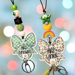 Mommie Peas Creations Personalized 21-in Green Check Glitter Lanyard - Breakaway Safety Clasp, Lucky Clover Motif, Custom Font Choice, Acrylic Bow, Keyring - Festive Luck St Patrick’s Day Gift for Adults