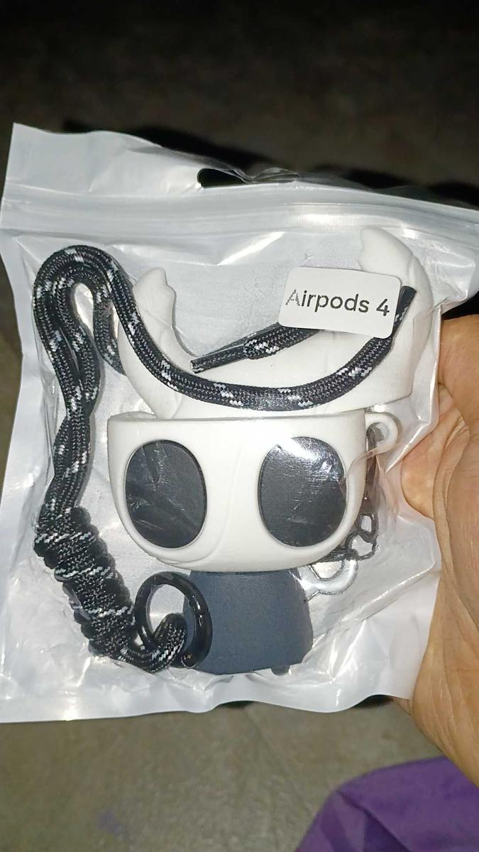 Item: Hollow Knight (includes pendant and lanyard), AirPods 4