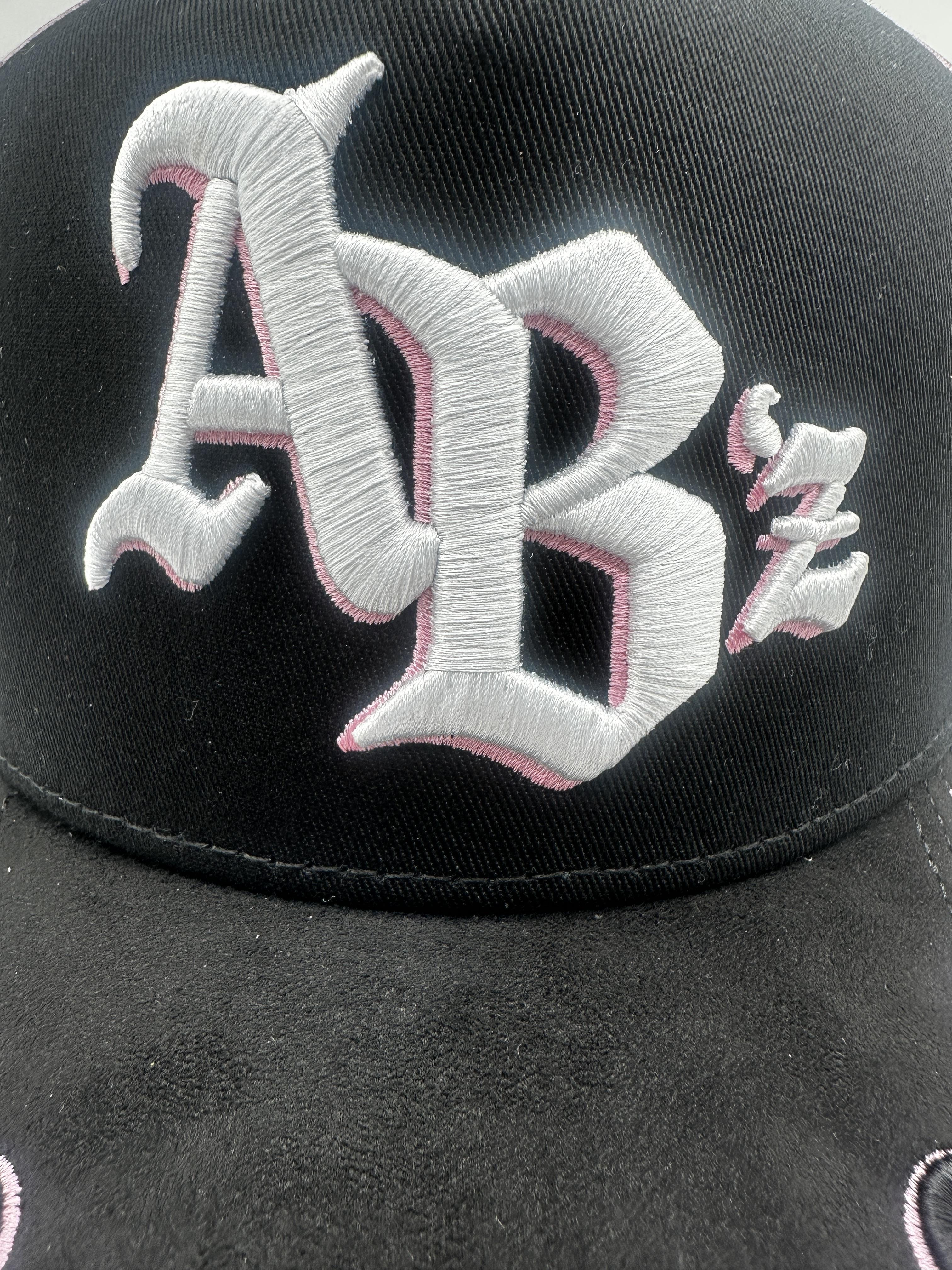 Pink & Black Dragon Embroidery Flat-Brim Cap — Oriental-Style Hip-Hop Baseball Cap: An Essential, Trendy Streetwear Accessory