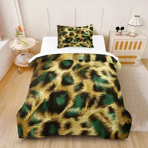Vintage Gold and Green Leopard Print Comforter Set, Including A Comforter and 1/2 Pieces of Pillowcase without Core, Dark Green and Black Color Clash Design, Retro Avant-Garde Style Home Fashion Warm Bedroom Decoration, Suitable for All Seasons