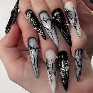 Halloween Dark Cool Edgy Punk-Style European & American Press-On Nails with Heart & Butterfly Designs